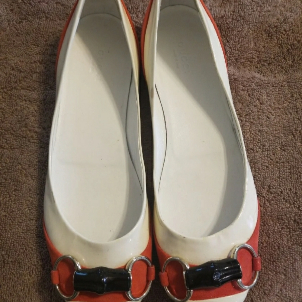 Authentic vintage Gucci Flats